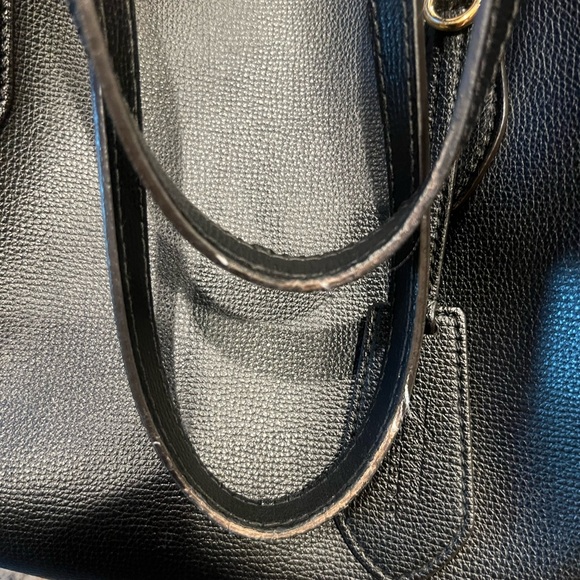 Authentic Burberry reversible tote gently used..v. Good condition - Picture 6 of 8